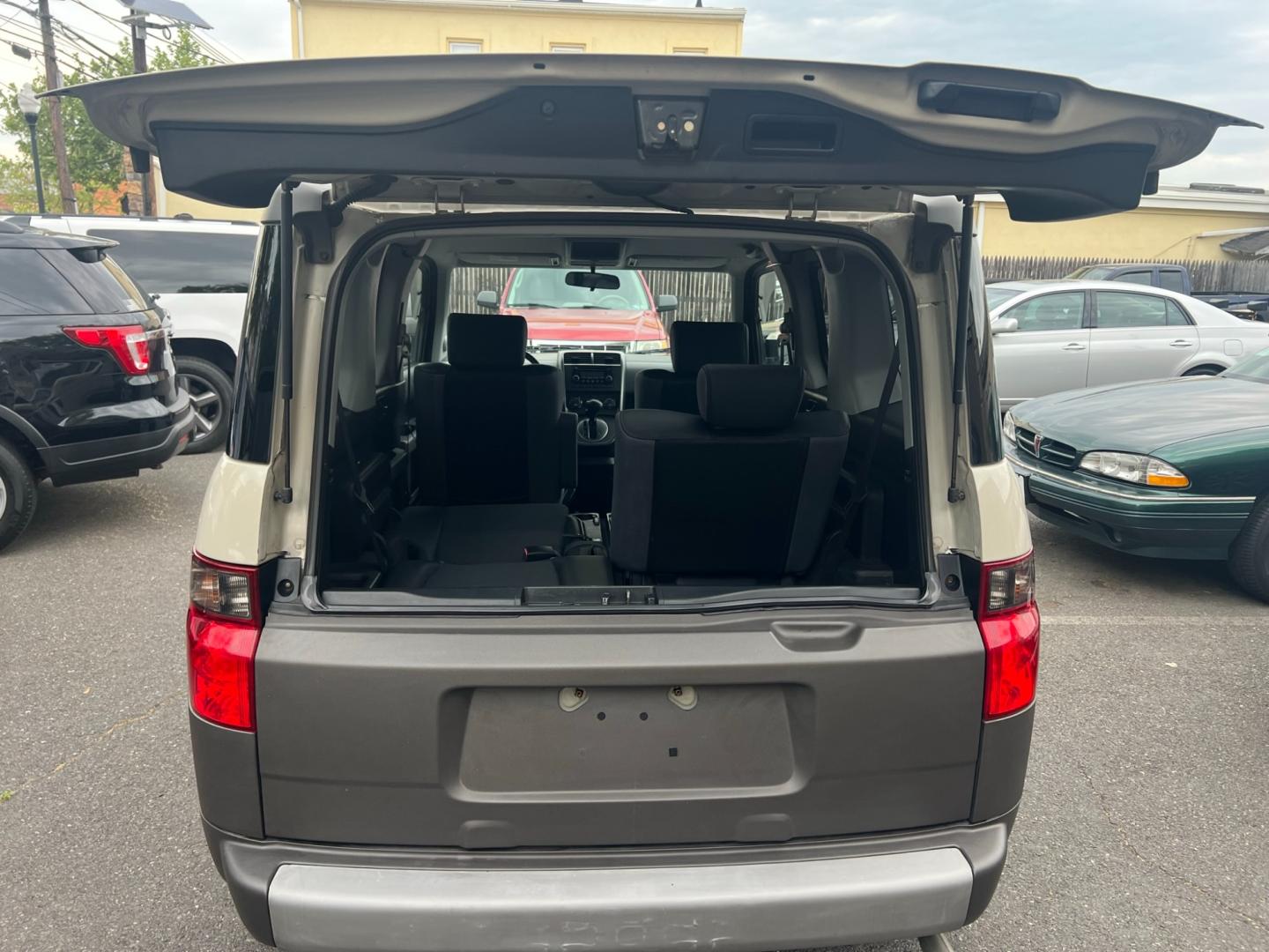 2005 Beige /Gray Honda Element EX 4WD 4-spd AT (5J6YH286X5L) with an 2.4L L4 DOHC 16V engine, 4 Speed Automatic Overdrive transmission, located at 1018 Brunswick Ave, Trenton, NJ, 08638, (609) 989-0900, 40.240086, -74.748085 - Wow, This Element is Super Clean and runs like new! An absolute must see and drive to appreciate this rare Honda!! - Photo#22